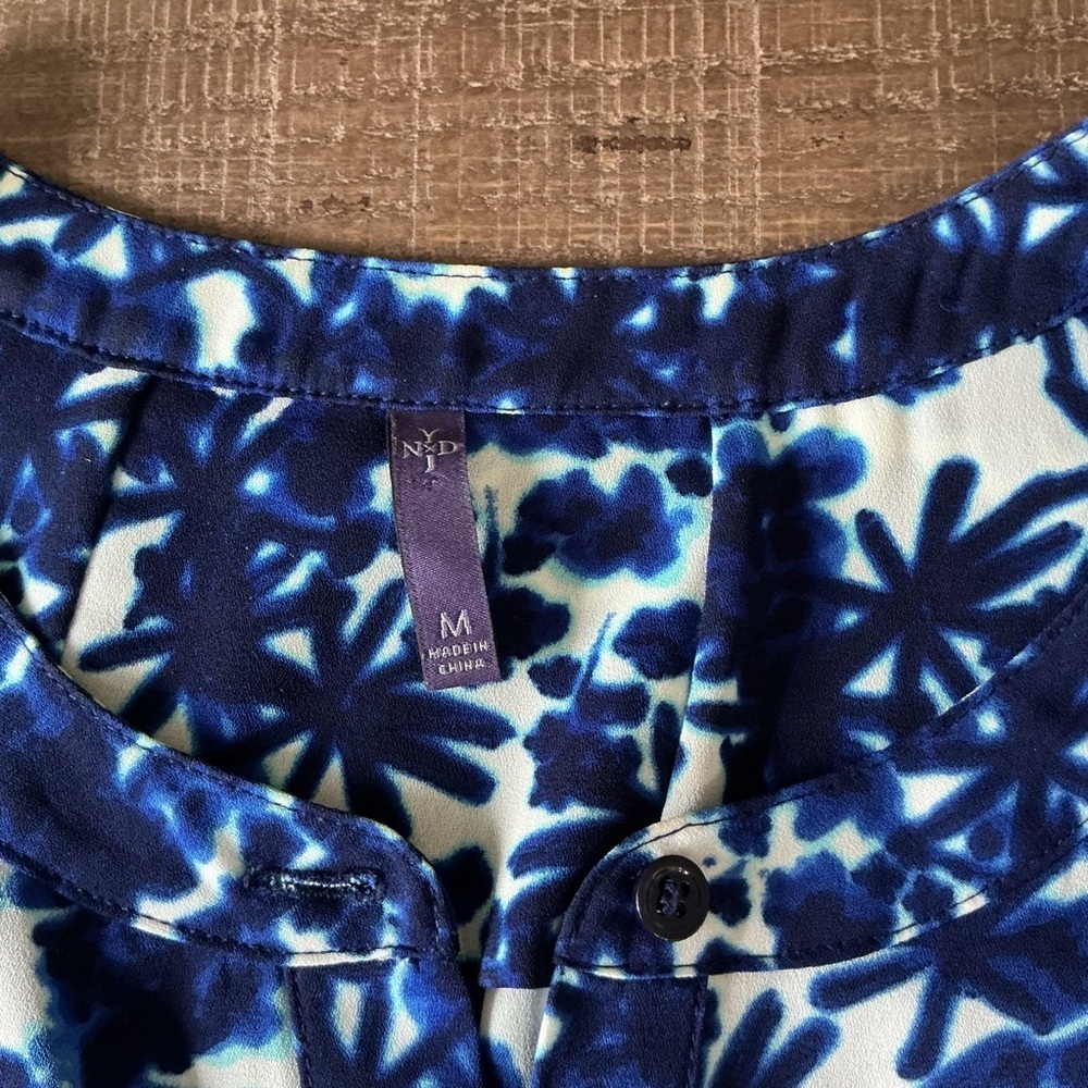 NYDJ Blue and White Patterned Quarter Button Down 3/4 Sleeve Floral Blouse - Picture 2 of 7